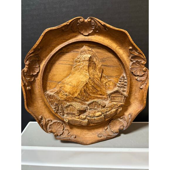 Matterhorn Zermatt Cervin Vtg Faux Wood Carved Resin 3D Wall Plate 9.25in - Picture 1 of 7